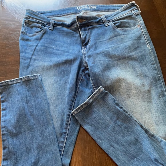 Old Navy Rockstar Jeans regular length. - Picture 1 of 5